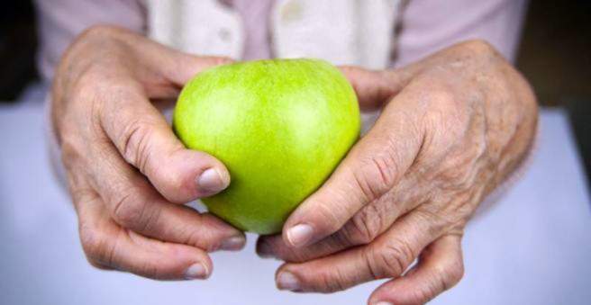 reumatoidinis artritas ranka priežastis