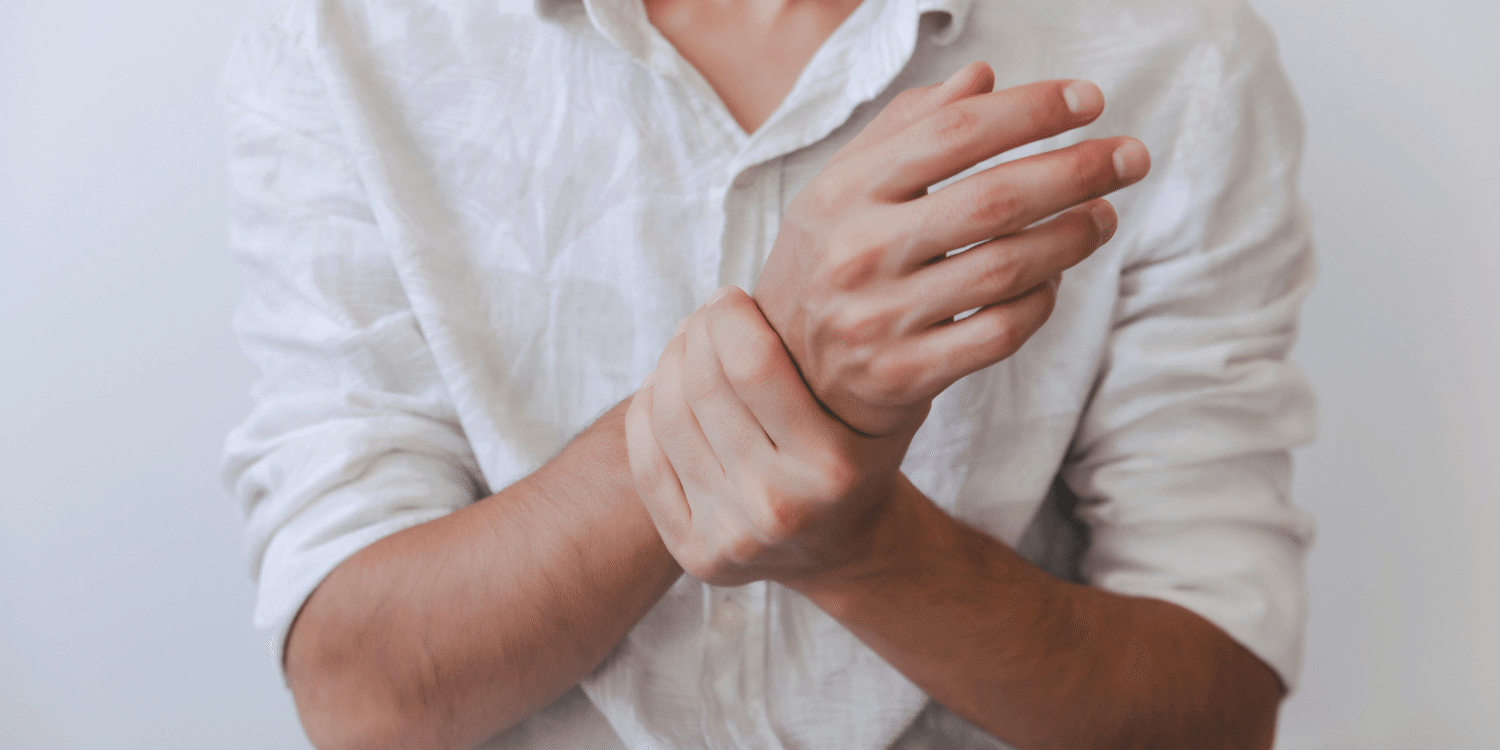rankų skausmas sąnarių skausmas ir apatinės nugaros priežastys