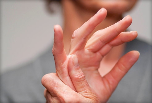podagra hos kvinner reumatinės artritas rankų šepečiai