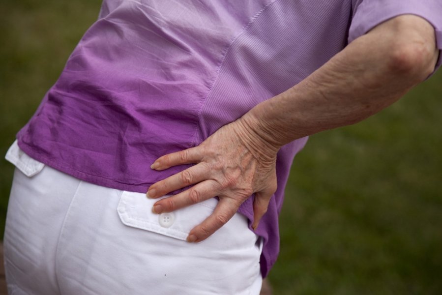 sąnarių skausmas ir apatinės nugaros priežastys skausmas į ryšulius ir sąnarių