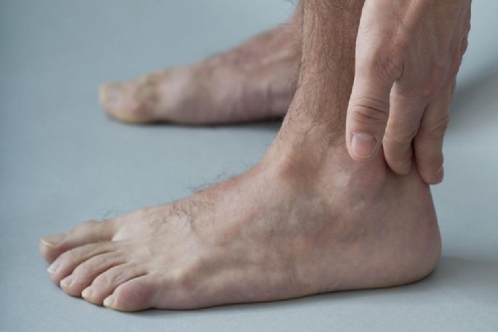 gydymas uždegimas pėdos sąnarių paspaudus skauda krutines lasta