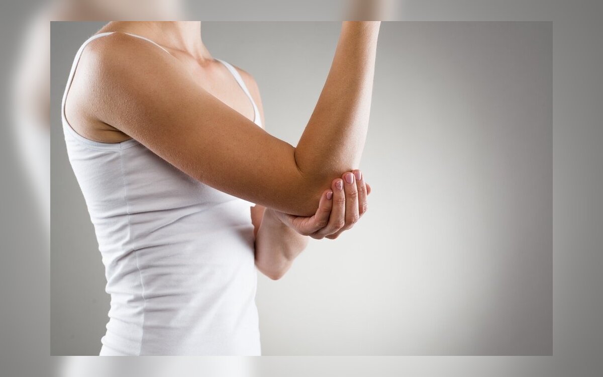 skausmas rankų sąnarių ir alkūnių anketa šepečiai moterų skausmas kai lankstymo ir išplėtimas rankas alkūnės sąnario
