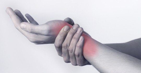 skausmo gydymo riešo sąnario lėtinis raumenų skausmas ir sąnarių