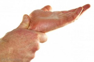 skausmas didelių pirštų ant rankų sąnarių riešo kanalo sindromo operacija